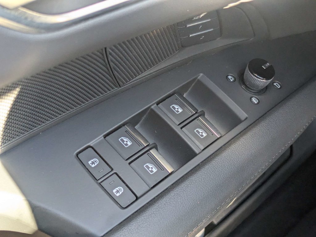 Used 2024 Audi e-tron GT Prestige AWD/4WD image 30