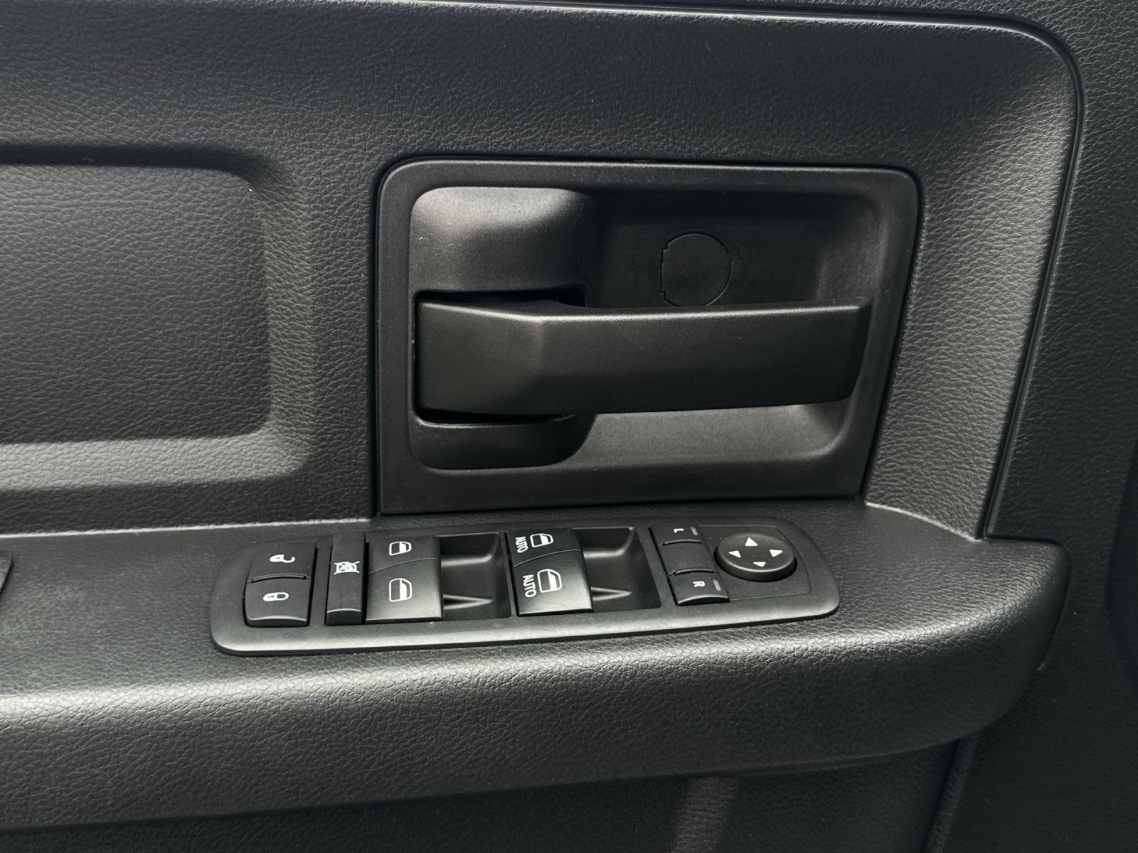 Used 2017 RAM 1500 Tradesman AWD/4WD image 15