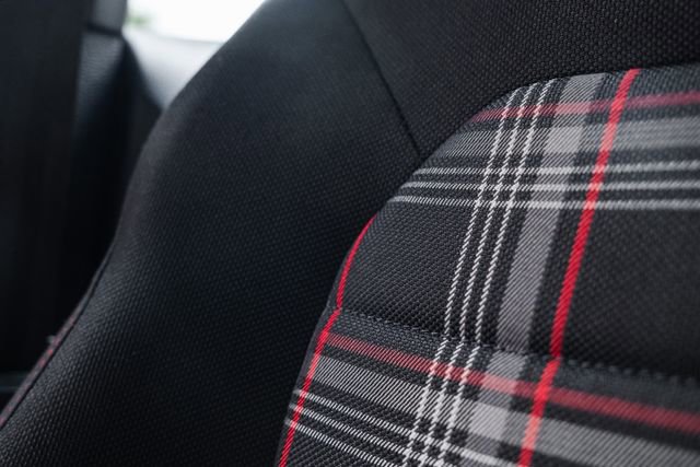 Used 2021 Volkswagen Golf S image 27