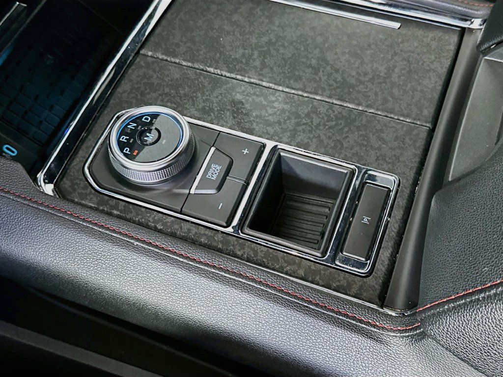 Used 2022 Ford Expedition Limited RWD image 16