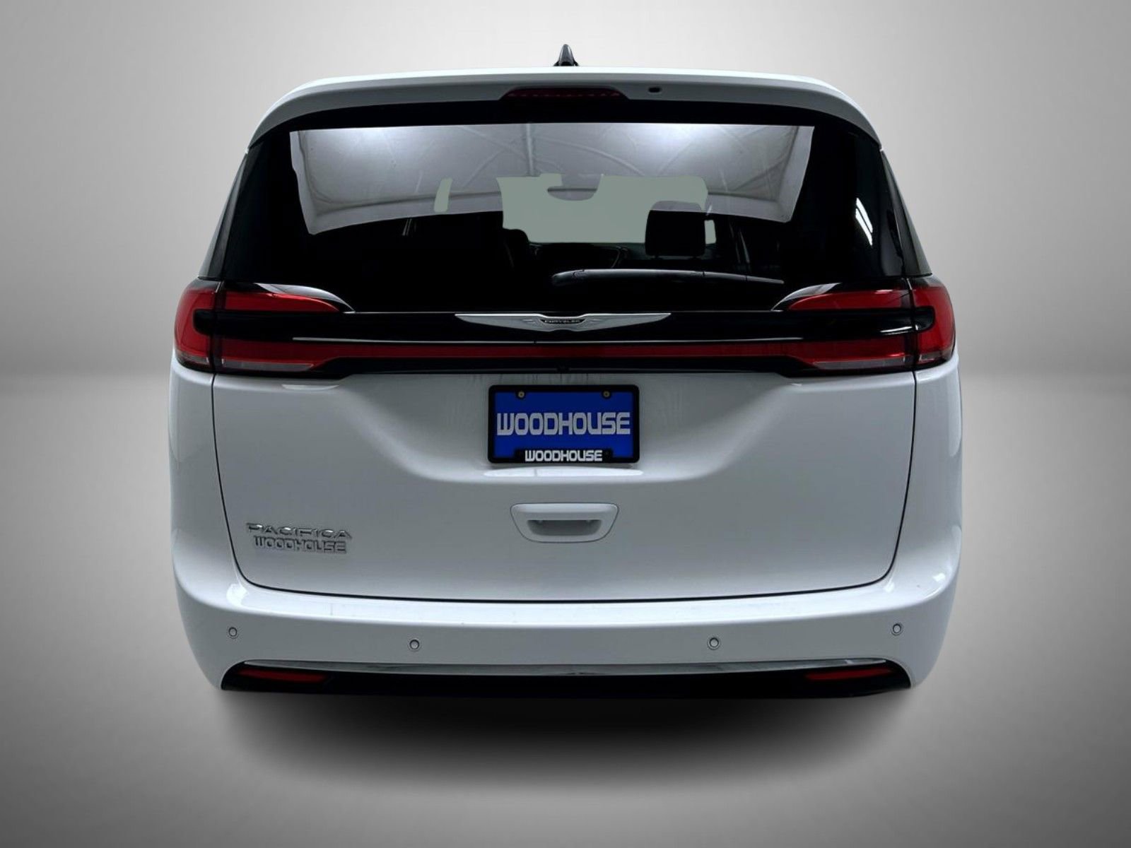 Used 2025 Chrysler Pacifica Select image 6