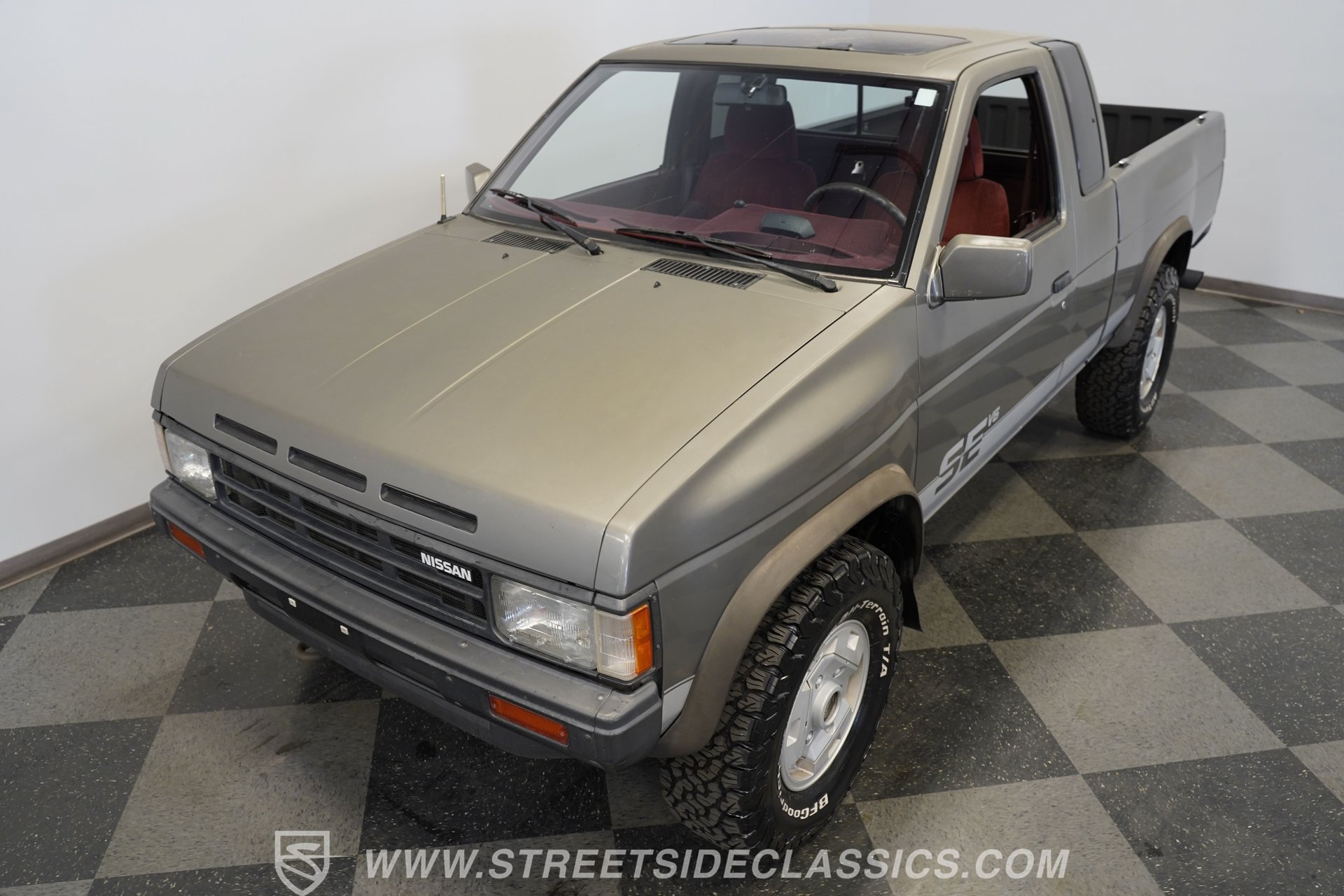 Used 1989 Nissan Pickup 4x4 King Cab V6 image 20