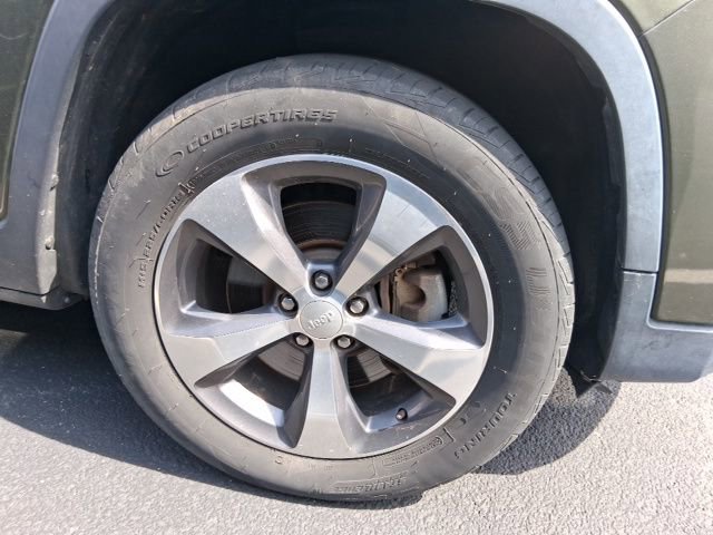Used 2019 Jeep Cherokee Limited image 9