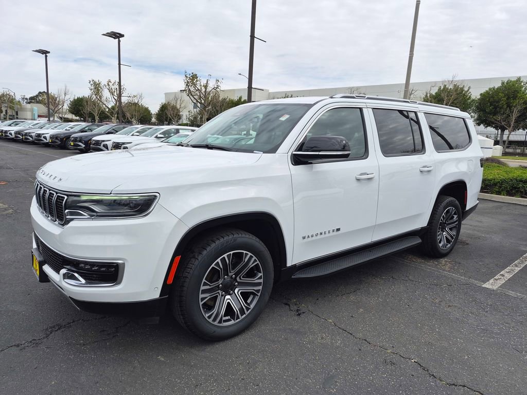 Used 2024 Jeep Wagoneer L Series II image 3