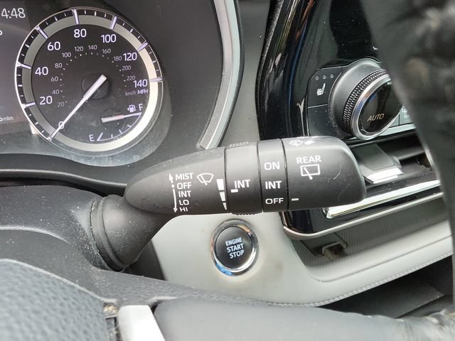 Used 2022 Toyota Highlander XLE FWD image 22