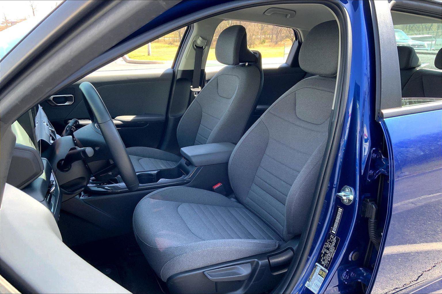 Used 2025 Kia K4 EX image 22