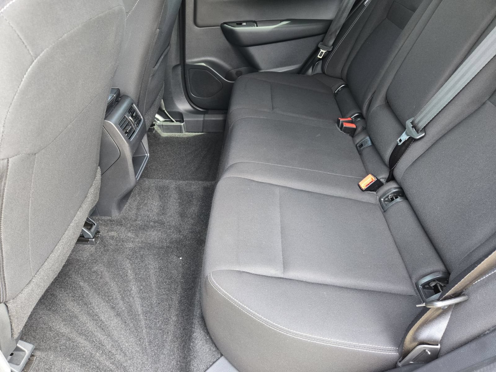 Used 2025 Nissan Rogue S AWD/4WD image 31