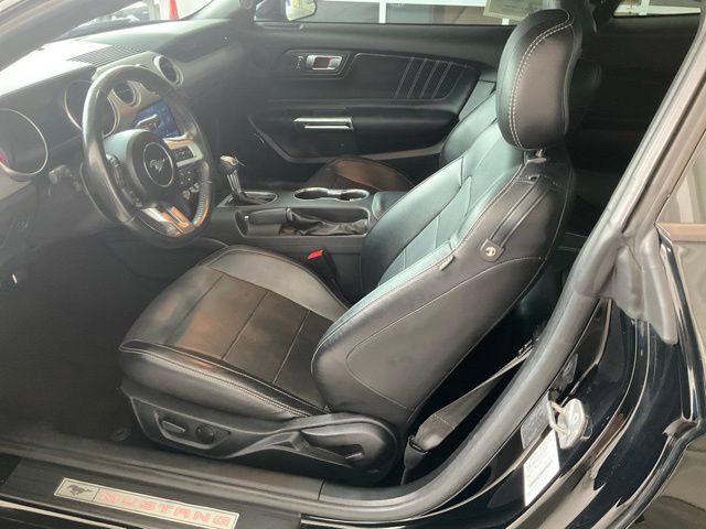 Used 2020 Ford Mustang Premium RWD image 4