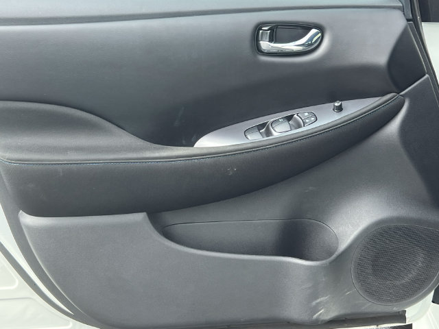 Used 2025 Nissan Leaf S FWD image 12