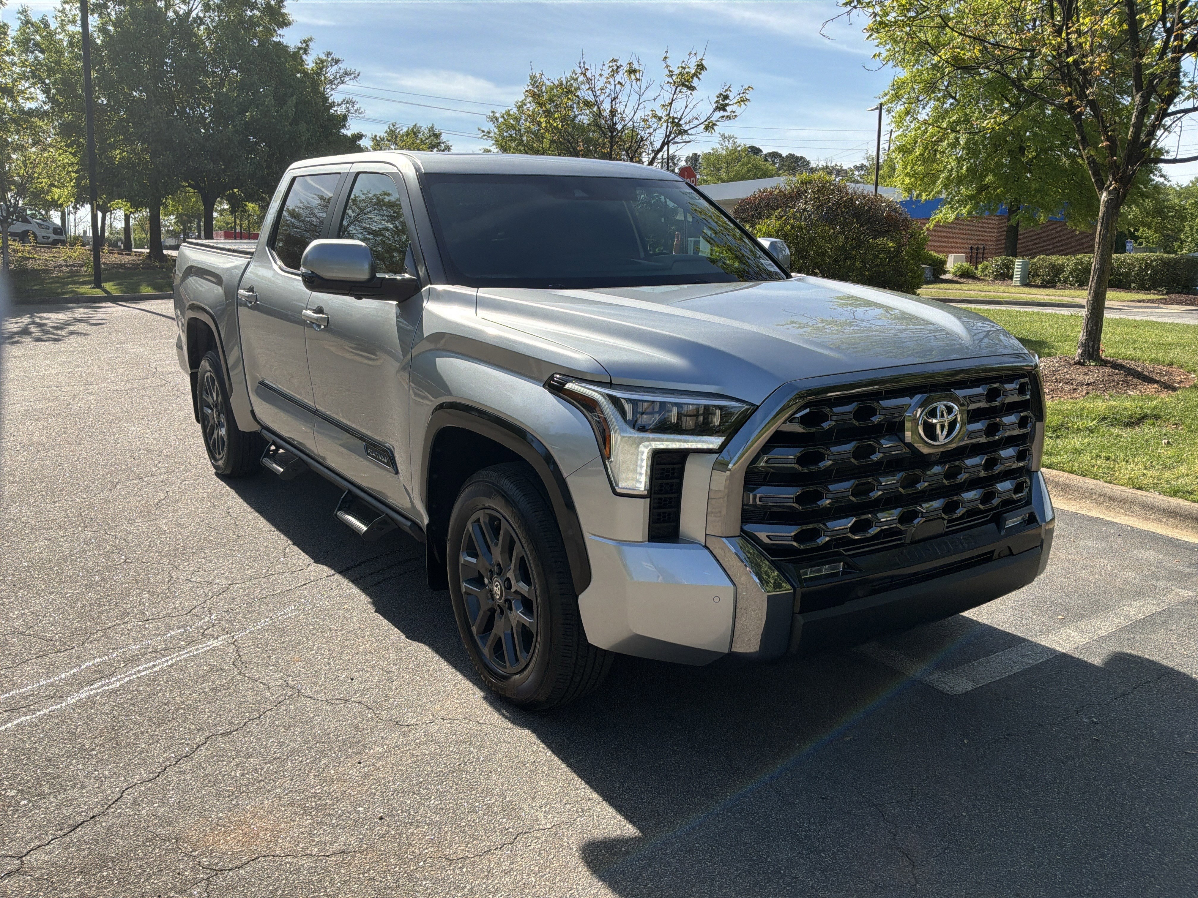 Used 2025 Toyota Tundra Platinum AWD/4WD image 2