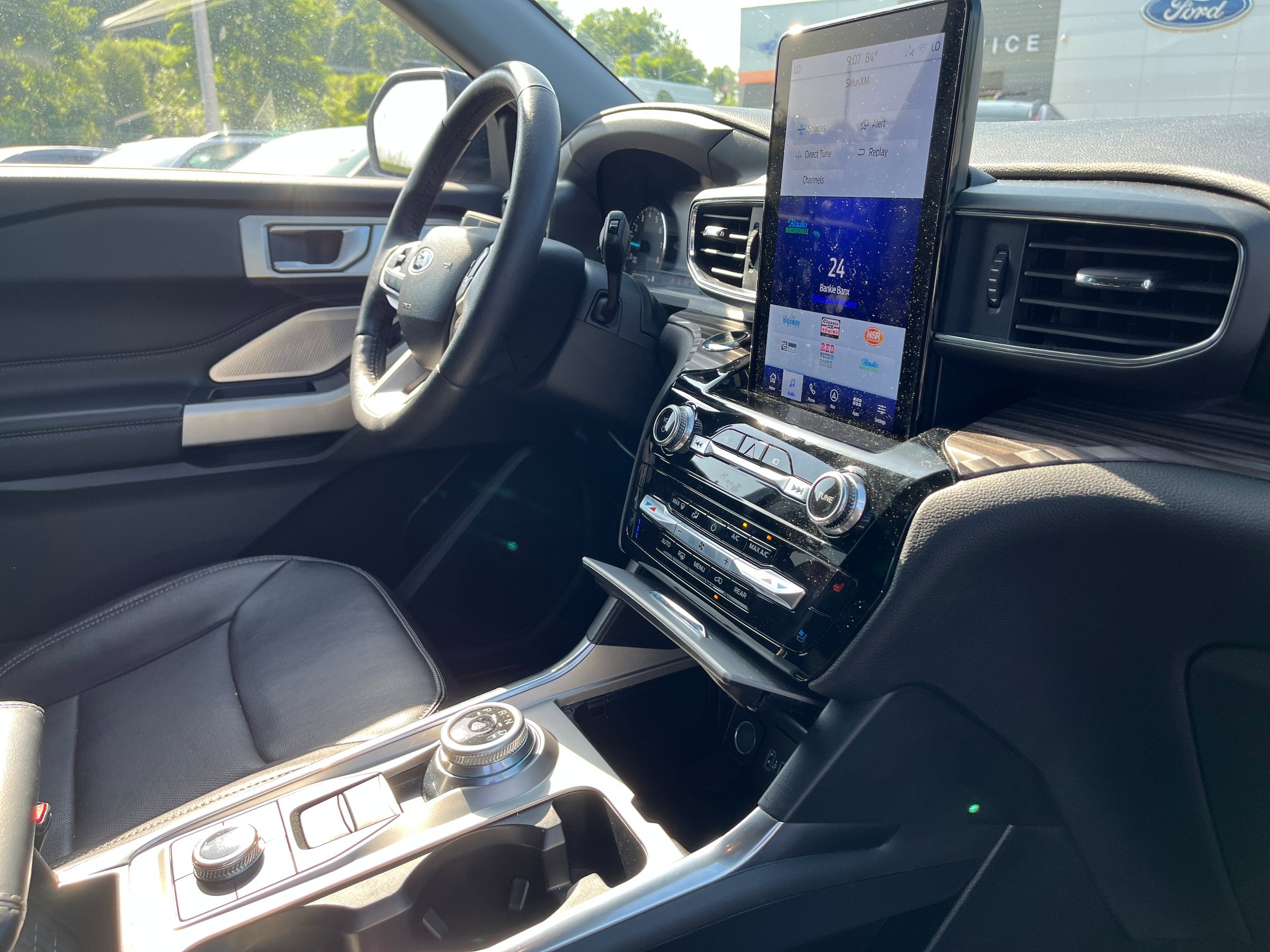 Certified 2023 Ford Explorer Limited w/ Limited Technology Package AWD/4WD image 16