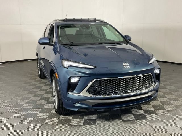 Used 2024 Buick Encore GX Avenir w/ Avenir Technology Package AWD/4WD image 3