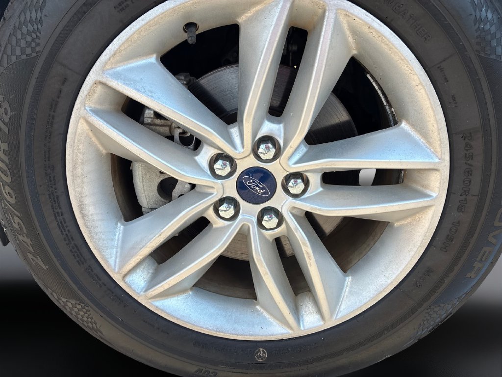 Used 2017 Ford Edge SEL w/ Equipment Group 201A FWD image 9