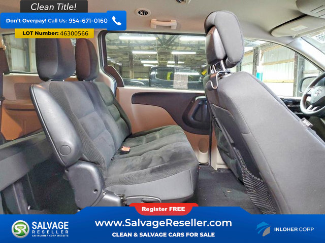 Used 2019 Dodge Grand Caravan SE w/ UConnect Hands-Free Group image 15