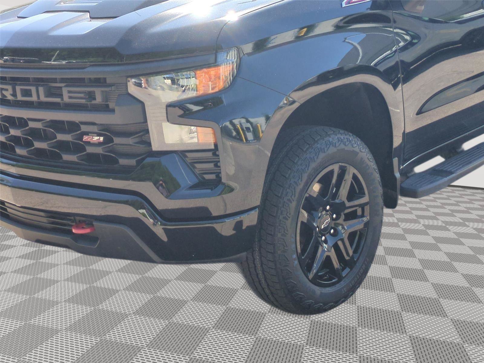 Used 2024 Chevrolet Silverado 1500 Custom Trail Boss AWD/4WD image 9