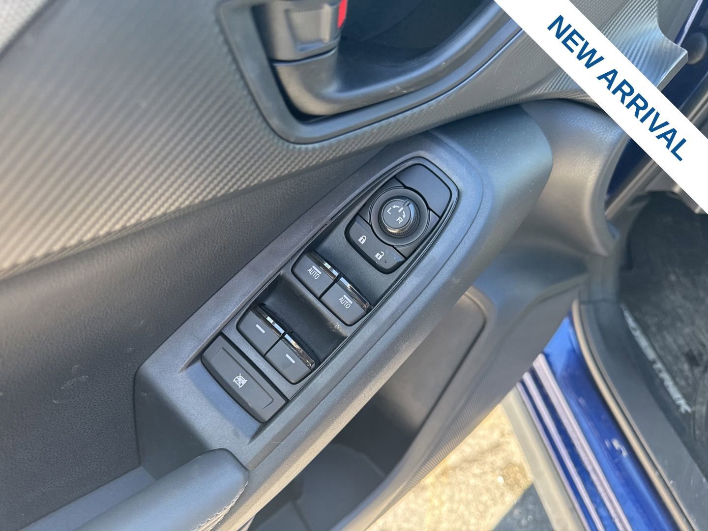 Used 2025 Subaru Crosstrek 2.0i Premium image 18