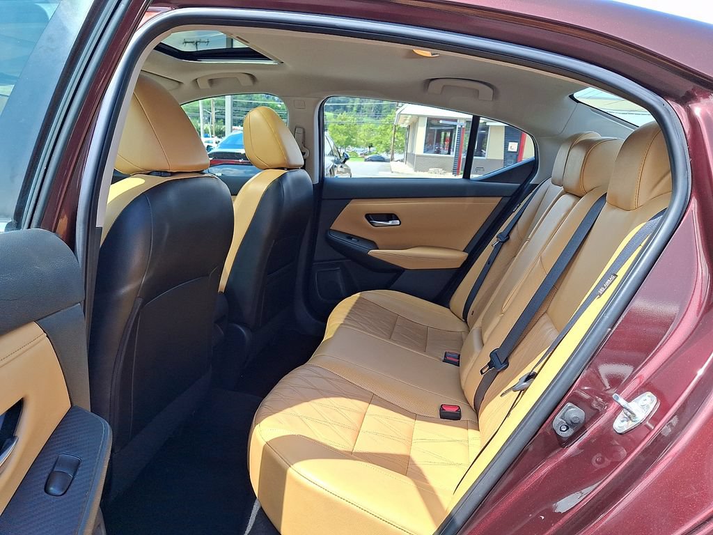 Used 2022 Nissan Sentra SV w/ SV Premium Package FWD image 12