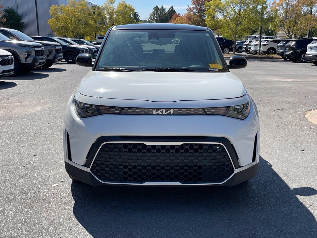 Used 2025 Kia Soul S FWD image 2