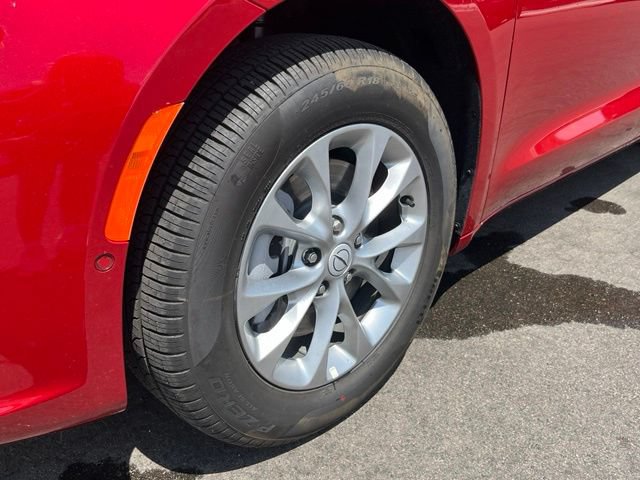New 2026 Chrysler Pacifica Select AWD/4WD image 11