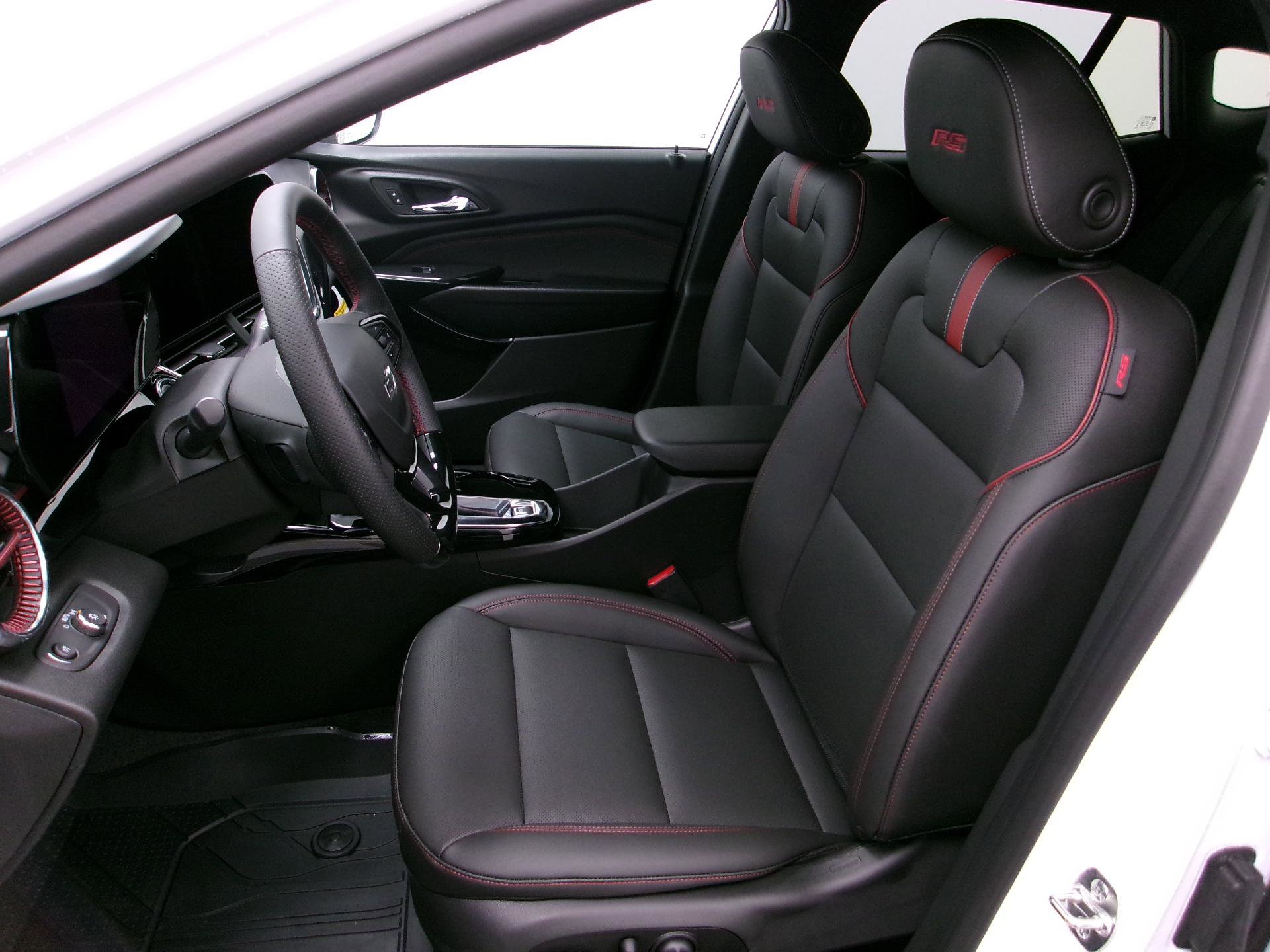 New 2026 Chevrolet Trax RS w/ Driver Confidence Package image 8