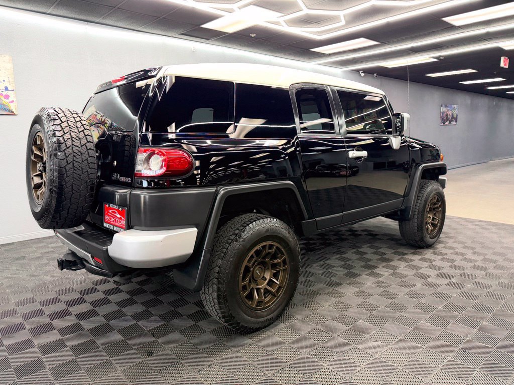 Used 2014 Toyota FJ Cruiser 4WD w/ Upgrade Package image 15