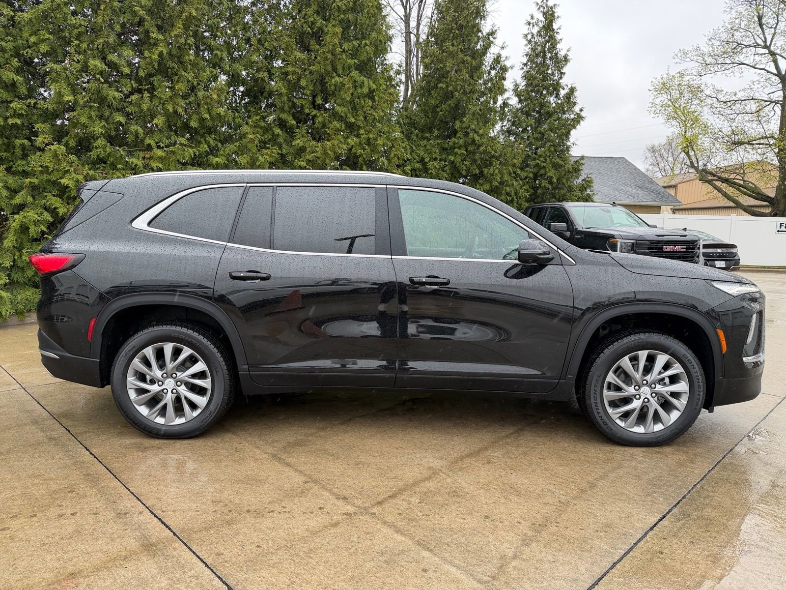 Used 2025 Buick Enclave Preferred w/ Power Package image 31