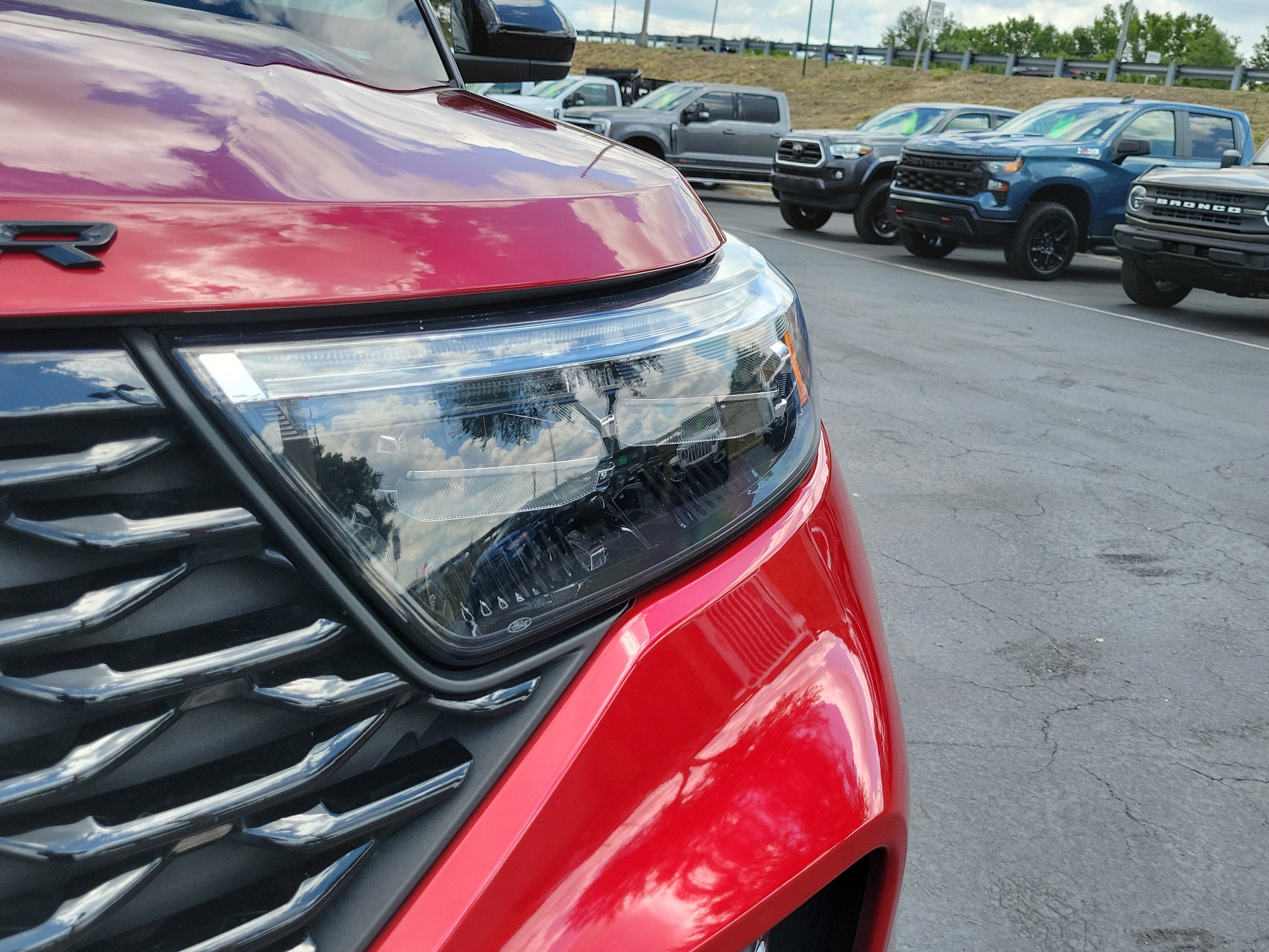 Certified 2024 Ford Explorer ST-Line w/ Class IV Trailer Tow Package RWD image 3