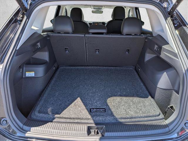 Used 2025 Volkswagen Tiguan SE AWD/4WD image 6