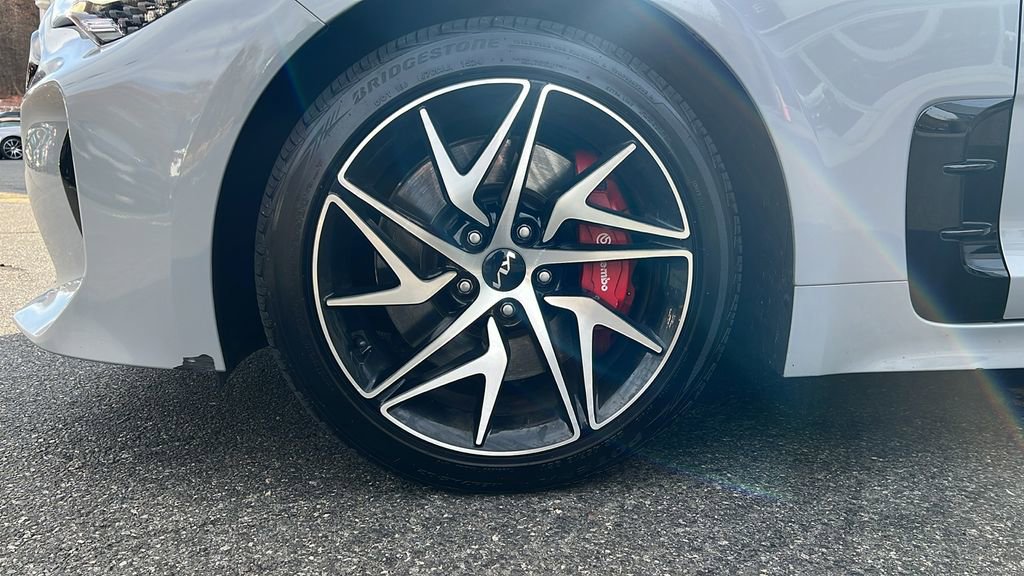 Used 2023 Kia Stinger GT-Line w/ Sun & Sound Package image 9