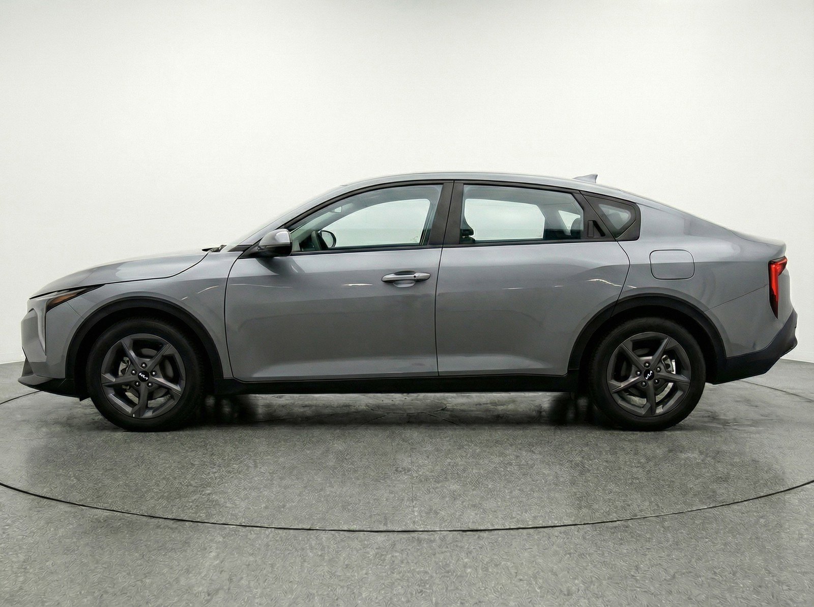 Used 2025 Kia K4 LXS FWD image 5