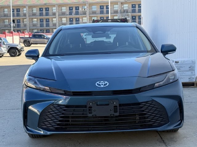 Used 2025 Toyota Camry LE FWD image 8