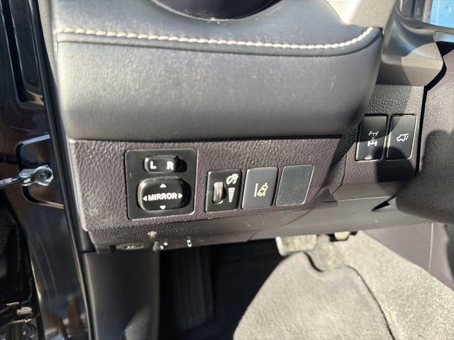 Used 2017 Toyota RAV4 XLE w/ Carpet Mat Package AWD/4WD image 11