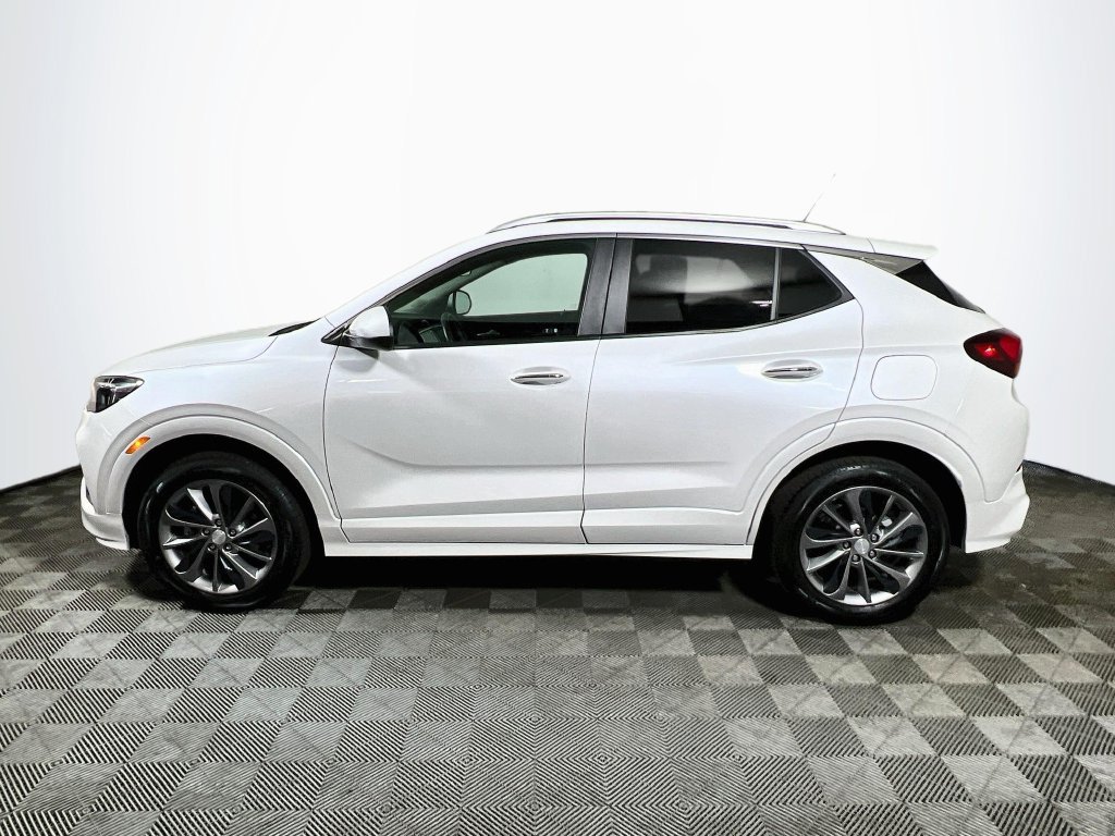 Used 2023 Buick Encore GX Select w/ Sport Touring Package AWD/4WD image 4