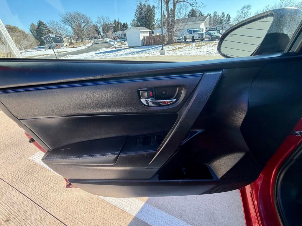 Used 2017 Toyota Corolla SE w/ Carpet Mat Package (TMS) image 23