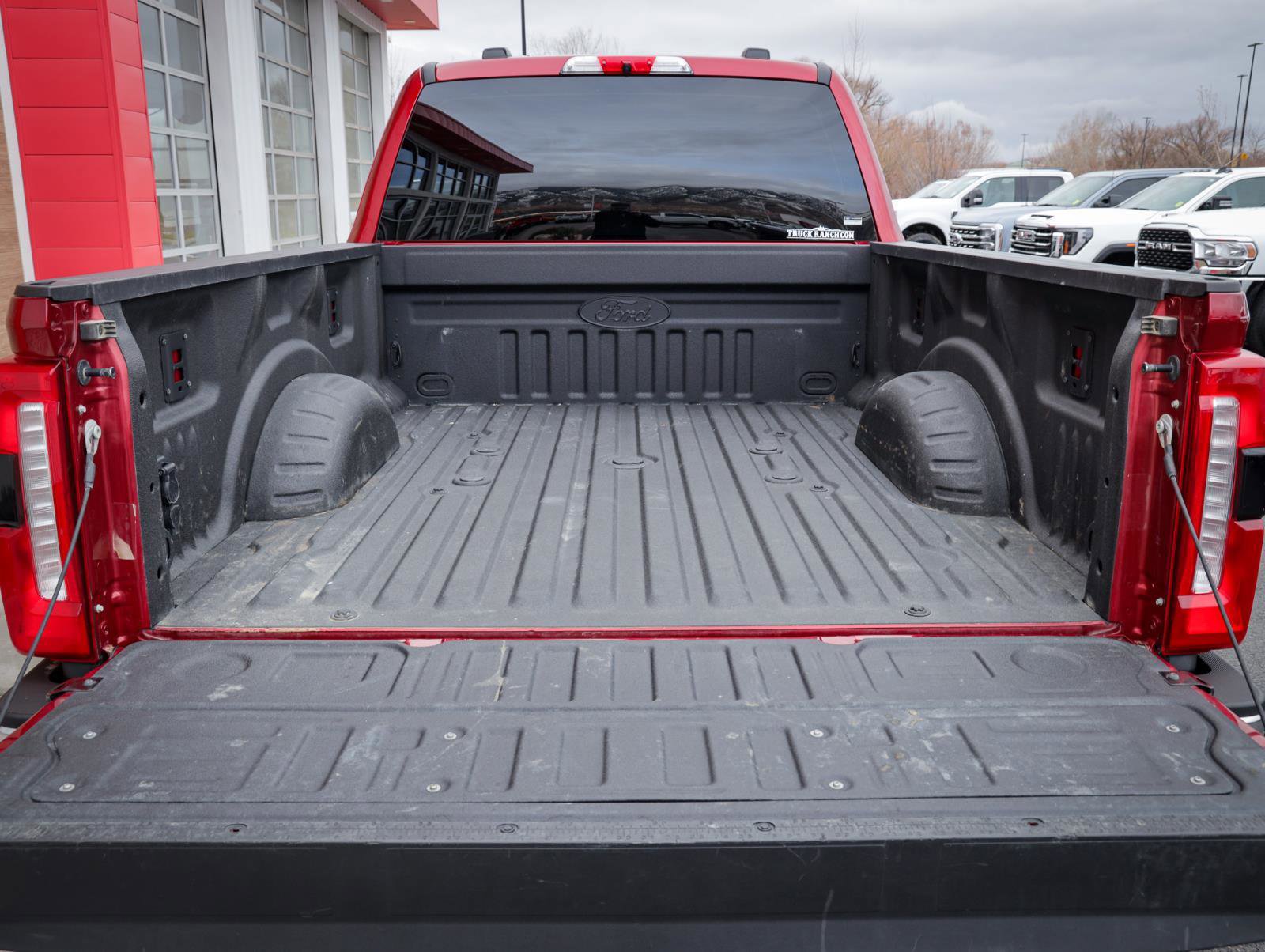 Used 2025 Ford F350 Lariat image 5