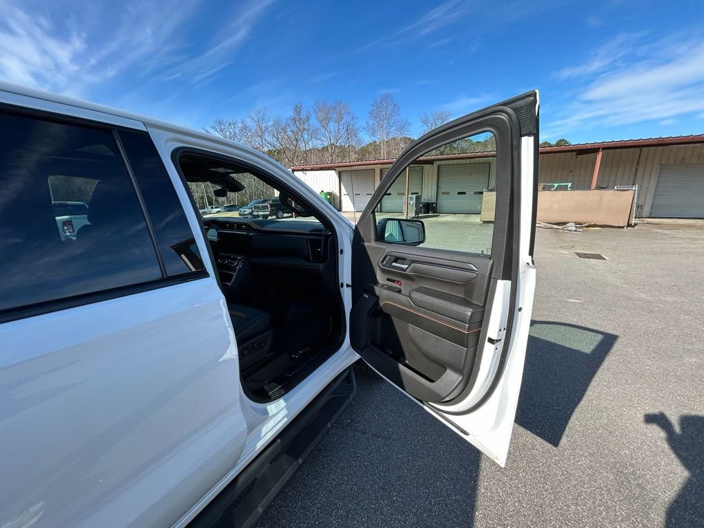 Used 2025 GMC Sierra 1500 AT4 w/ AT4 Premium Package image 32