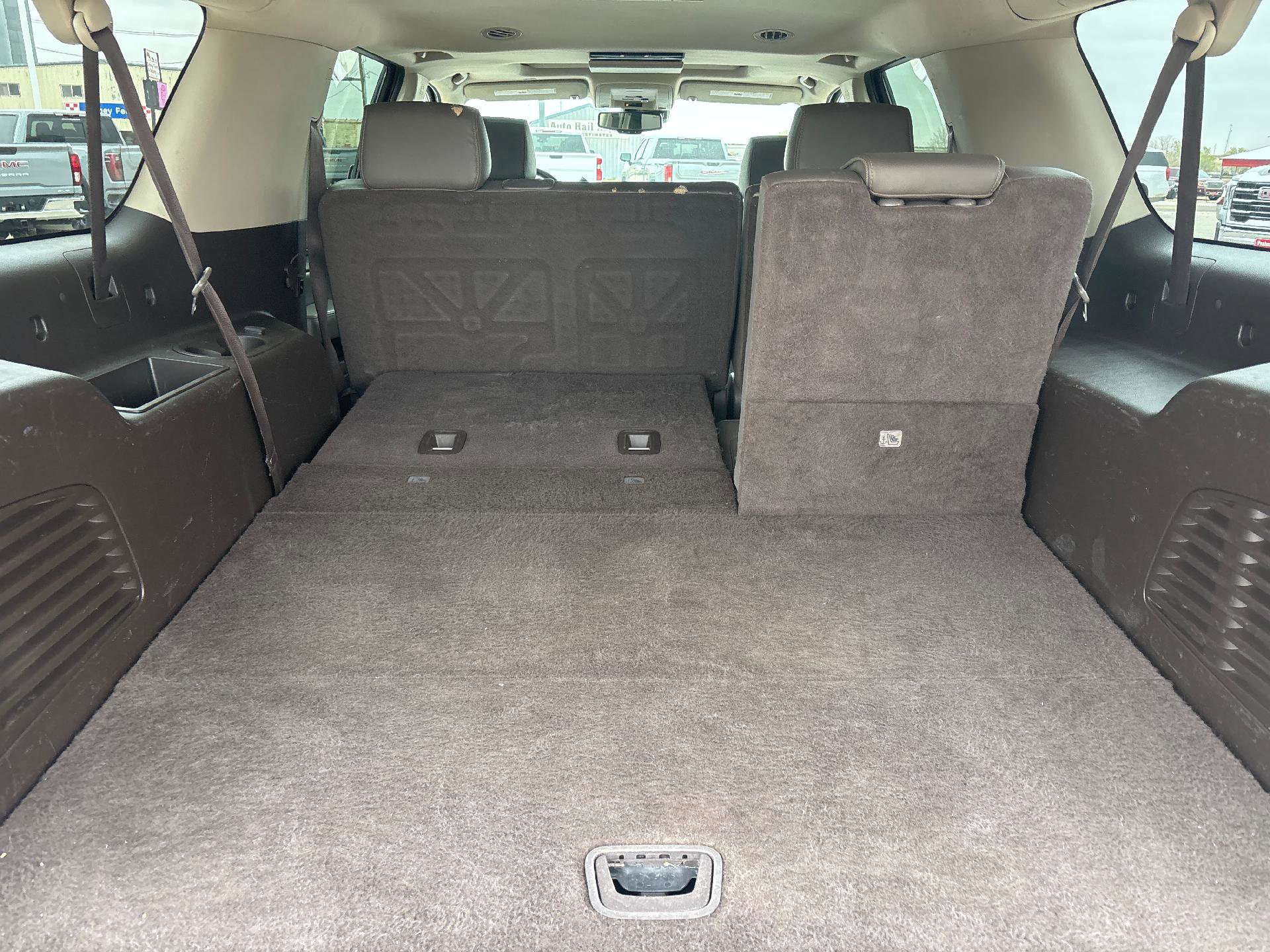 Used 2020 GMC Yukon XL Denali w/ Denali Premium Package image 7