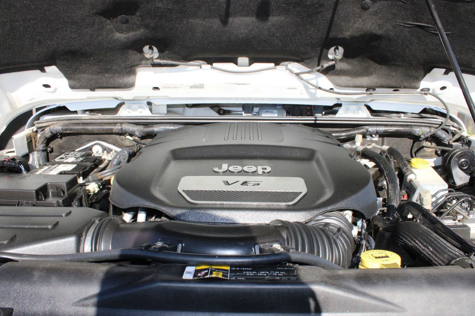 Used 2018 Jeep Wrangler Unlimited Sahara w/ Connectivity Group image 36