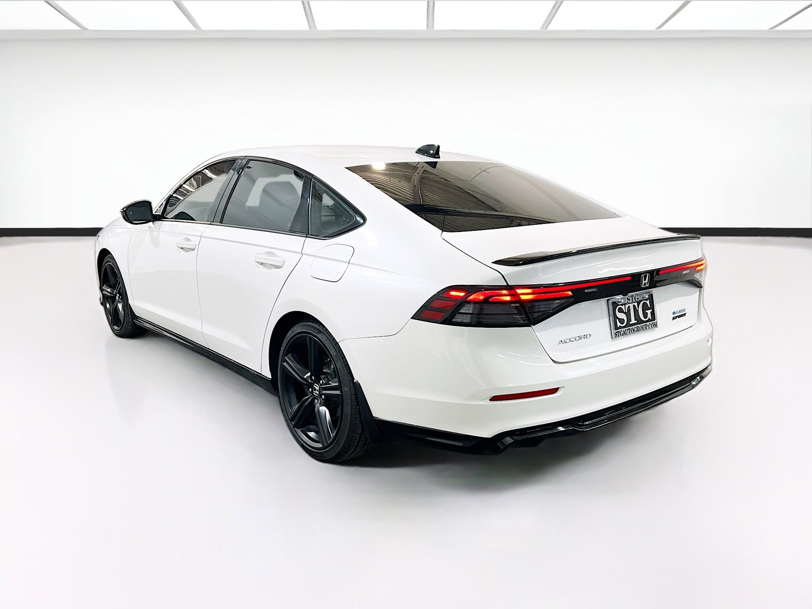 Used 2025 Honda Accord Sport image 6