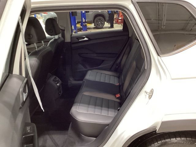 Certified 2023 Volkswagen Taos SEL image 18