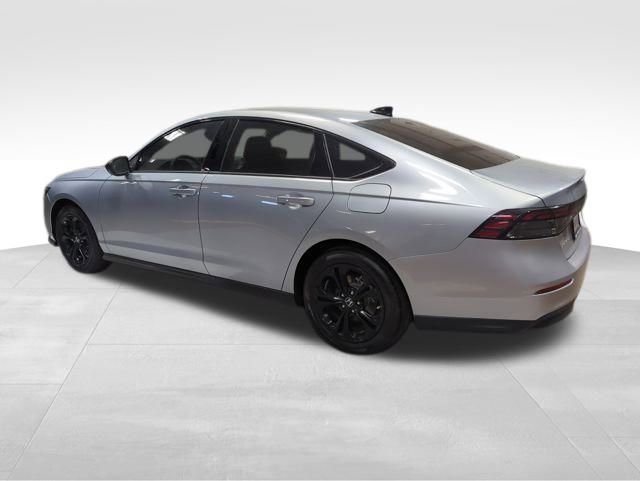 New 2025 Honda Accord SE image 4