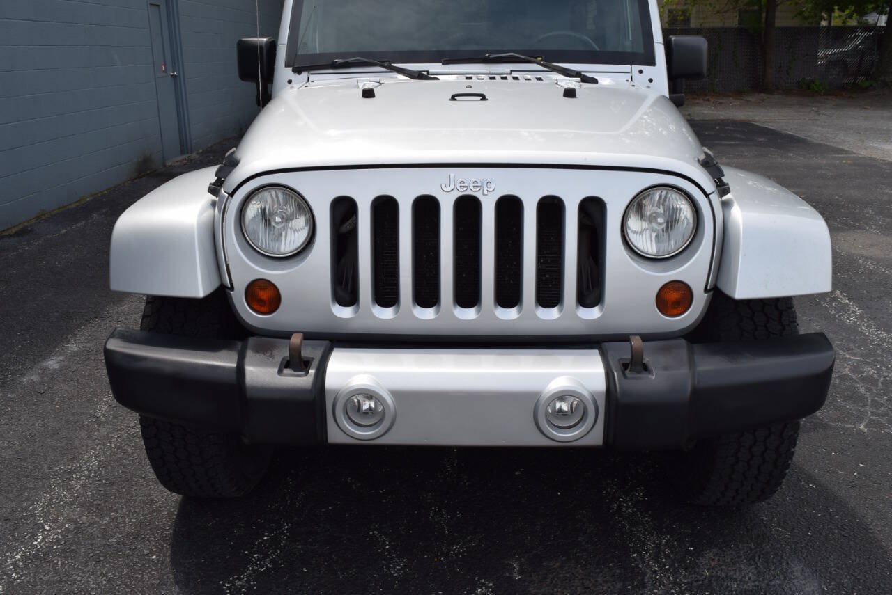 Used 2010 Jeep Wrangler Unlimited Sahara w/ Trailer Tow Group AWD/4WD image 12