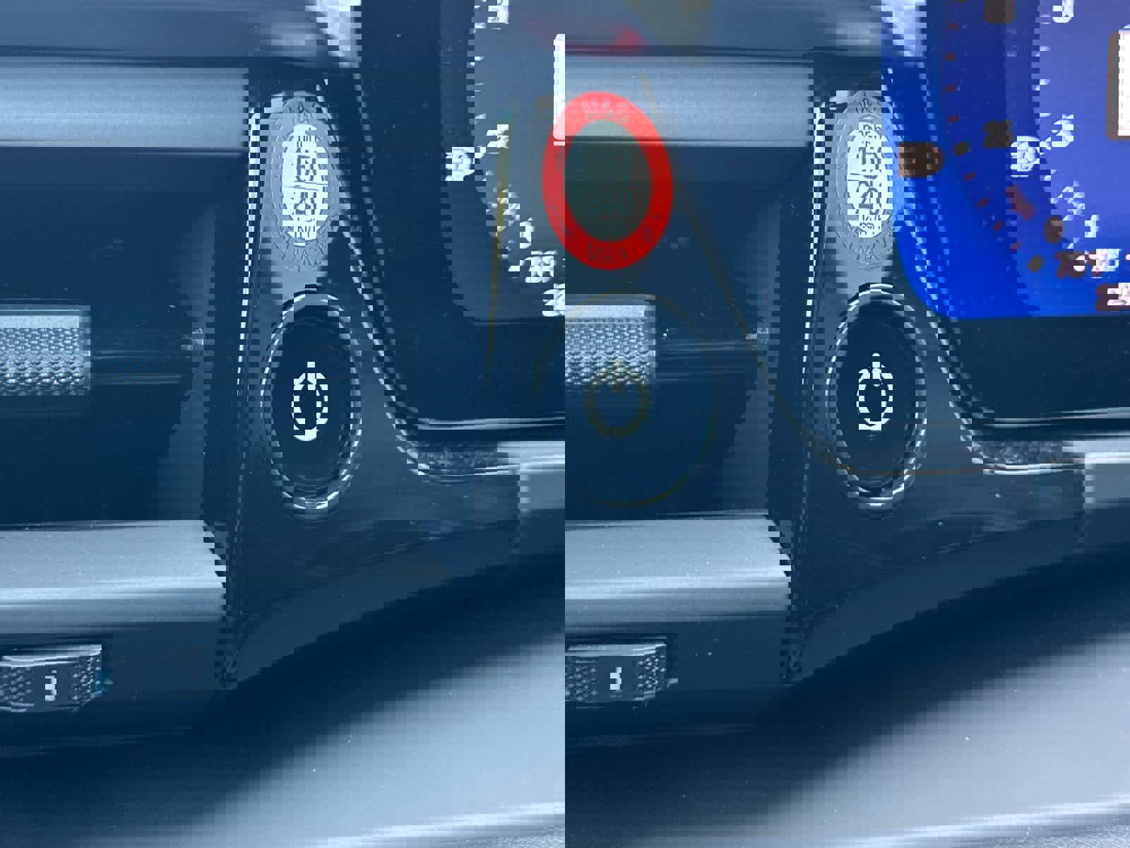 New 2025 Porsche Macan 4 Electric image 26