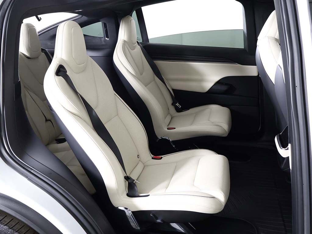 Used 2022 Tesla Model X Plaid image 36