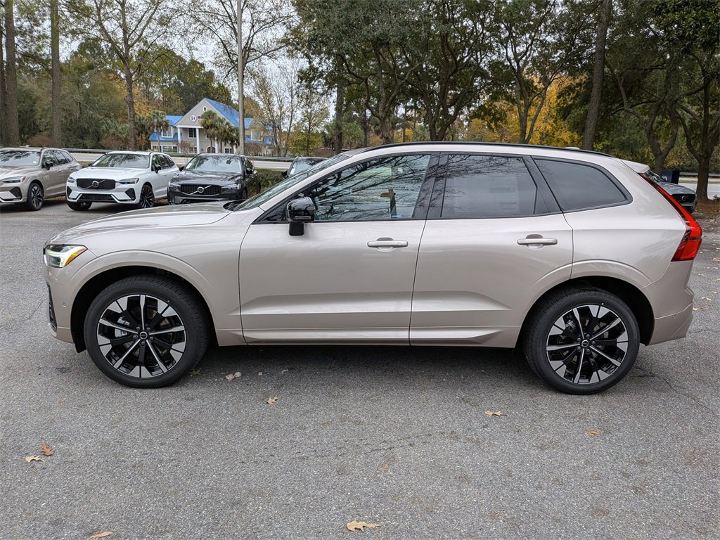 New 2026 Volvo XC60 B5 Plus w/ Protection Package Premier image 7