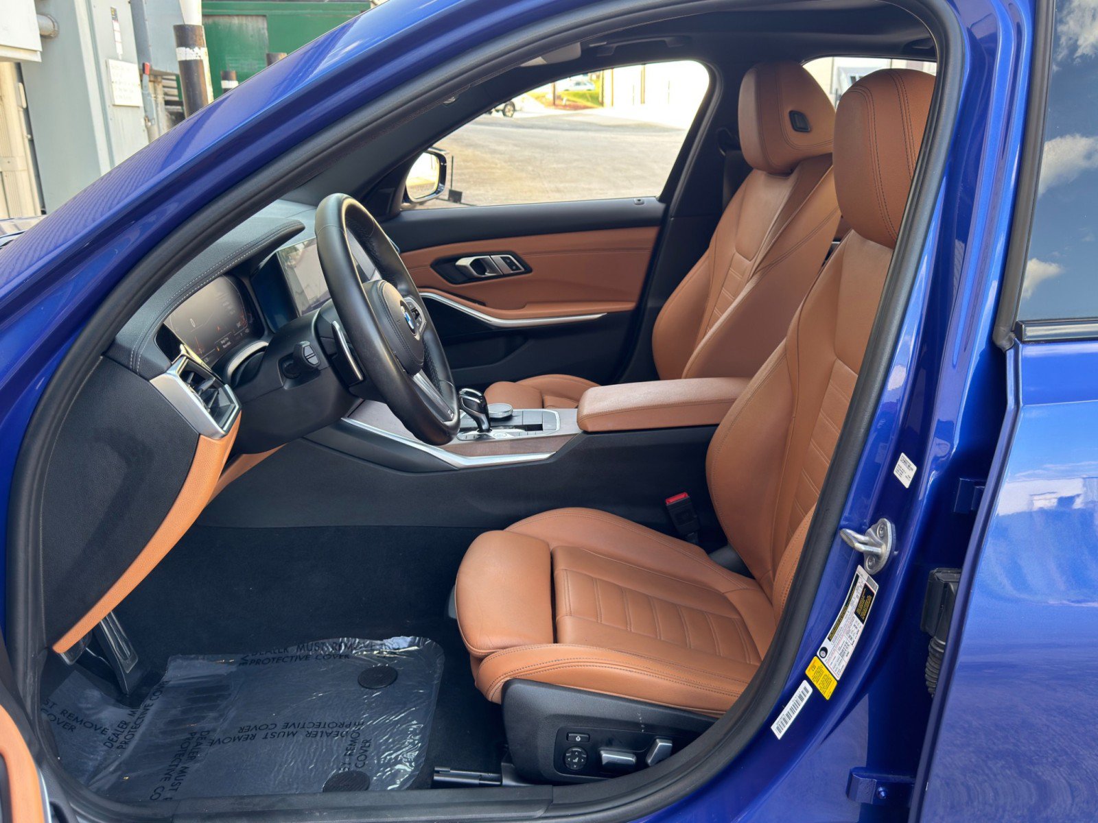 Used 2021 BMW 330i Sedan w/ M Sport Package RWD image 15