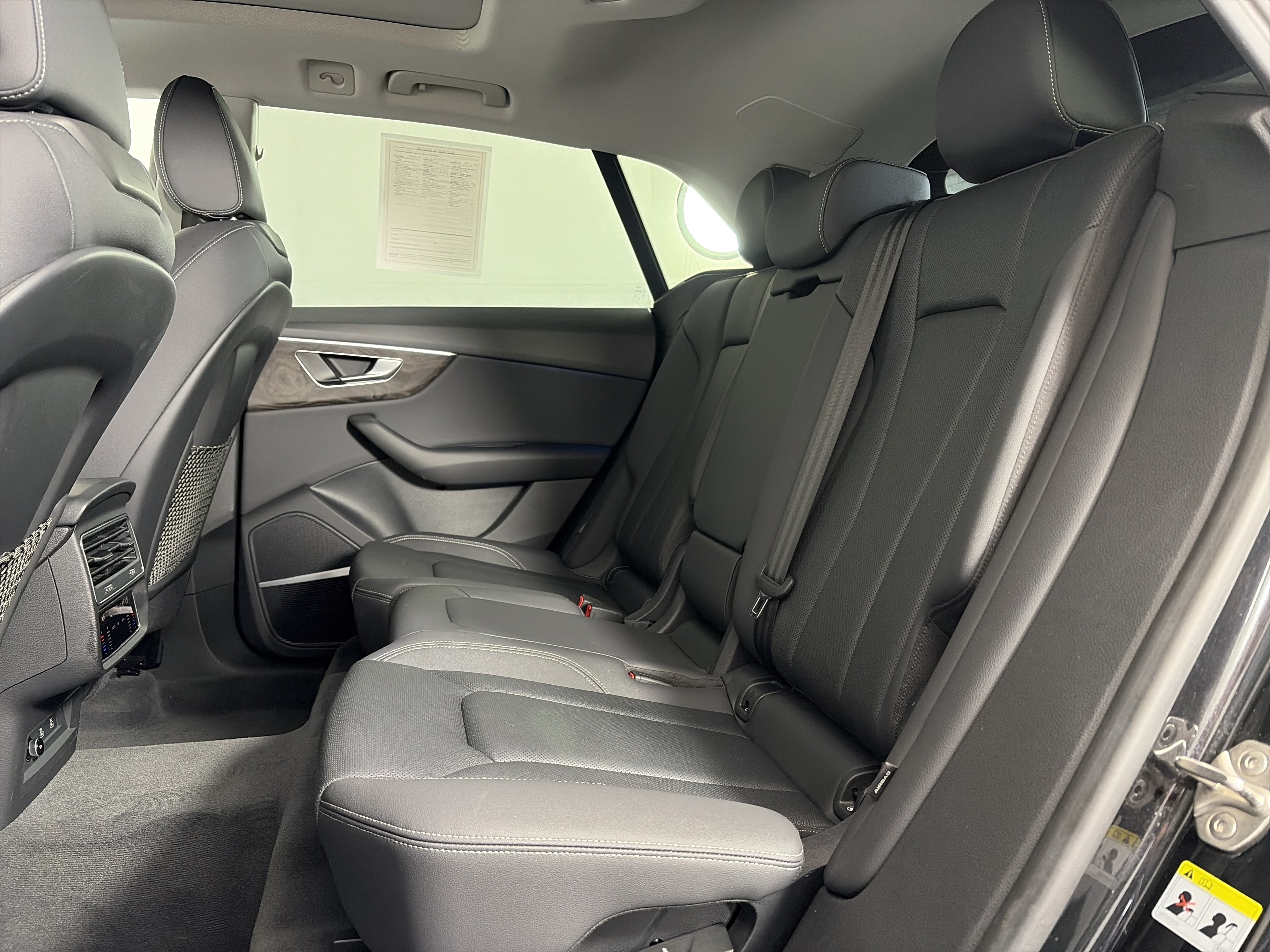 Certified 2022 Audi Q8 Premium Plus AWD/4WD image 7