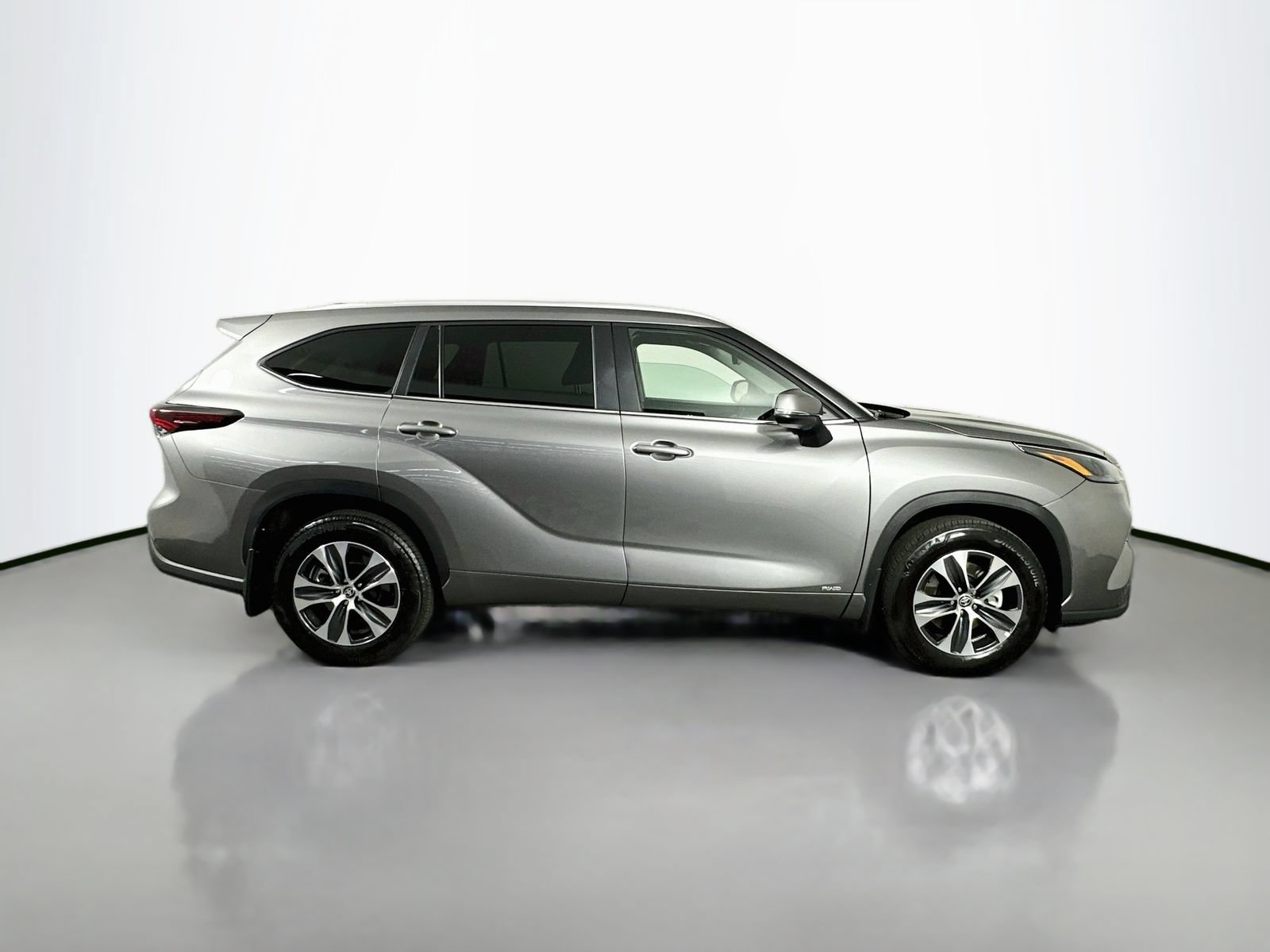 Certified 2026 Toyota Highlander XLE AWD/4WD image 8