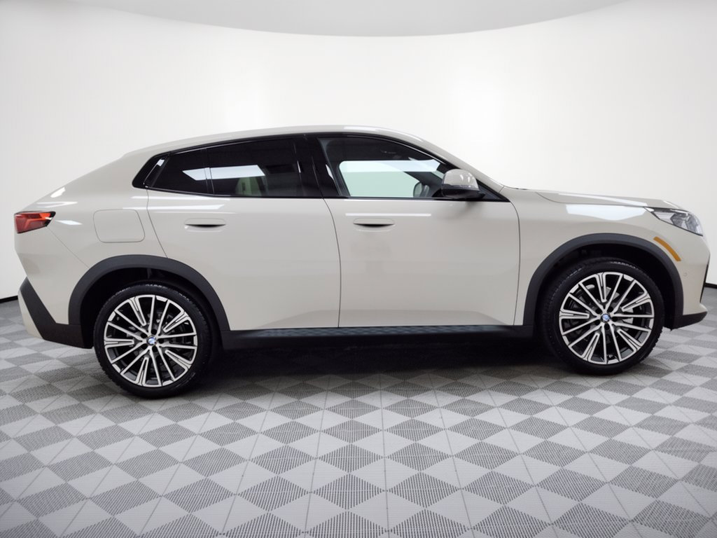 Certified 2026 BMW X2 xDrive28i w/ Technology Package AWD/4WD image 7