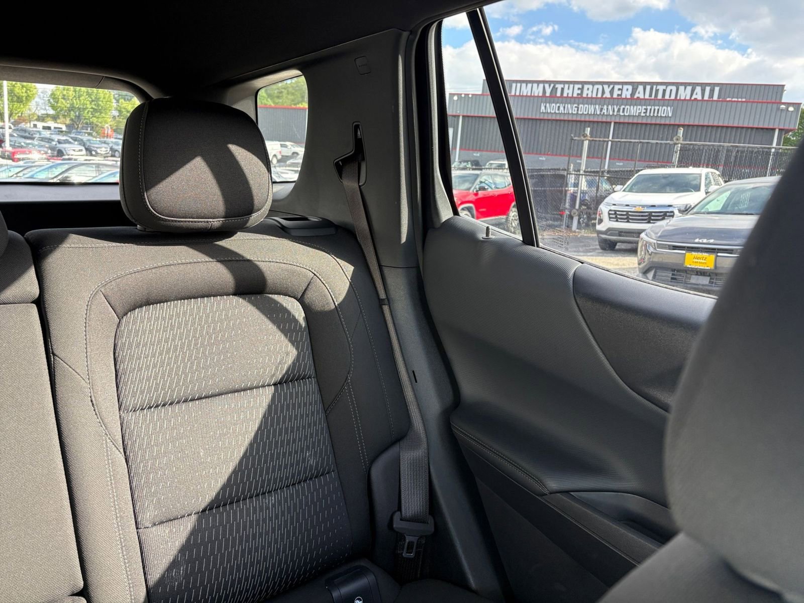 Used 2025 Chevrolet Equinox LT FWD image 37